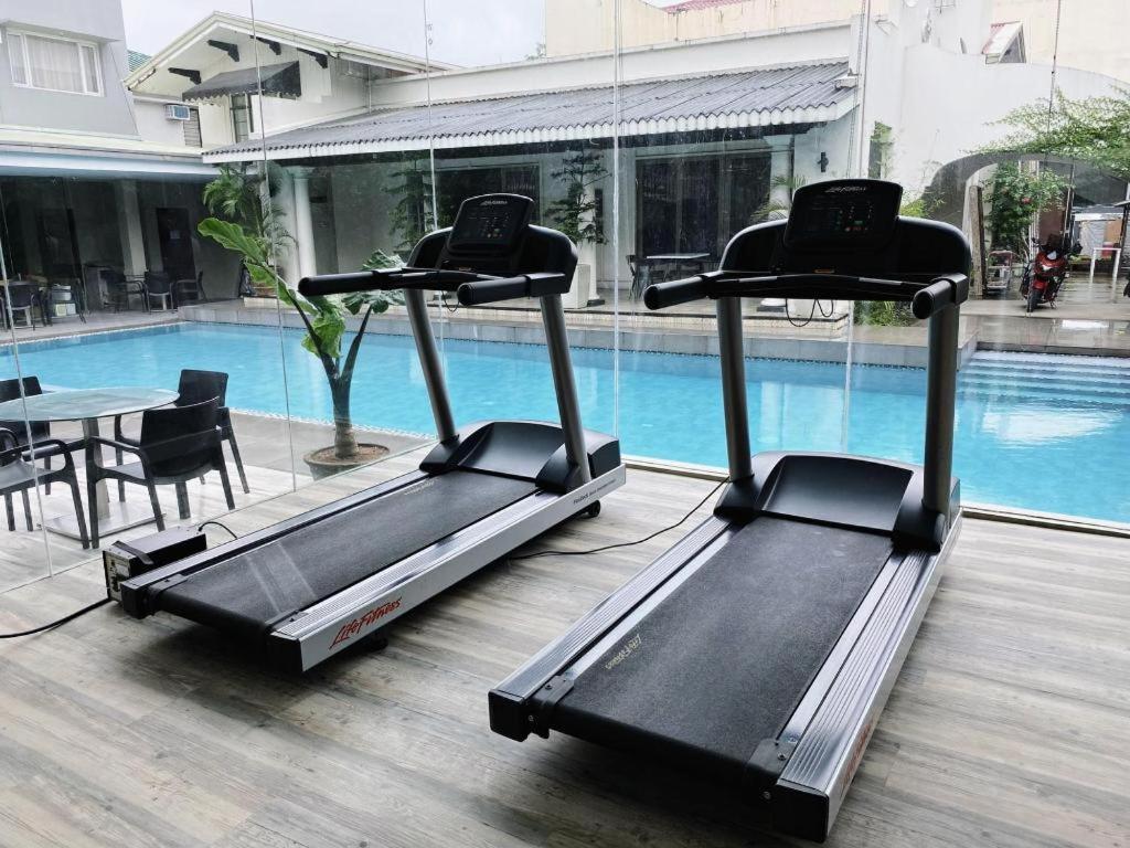 Avenue Suites Bacolod Exterior foto