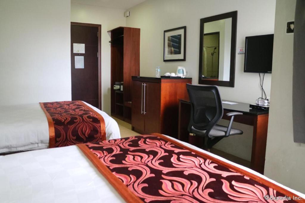 Avenue Suites Bacolod Exterior foto