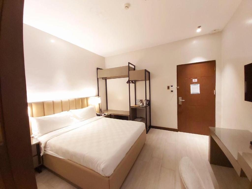 Avenue Suites Bacolod Exterior foto