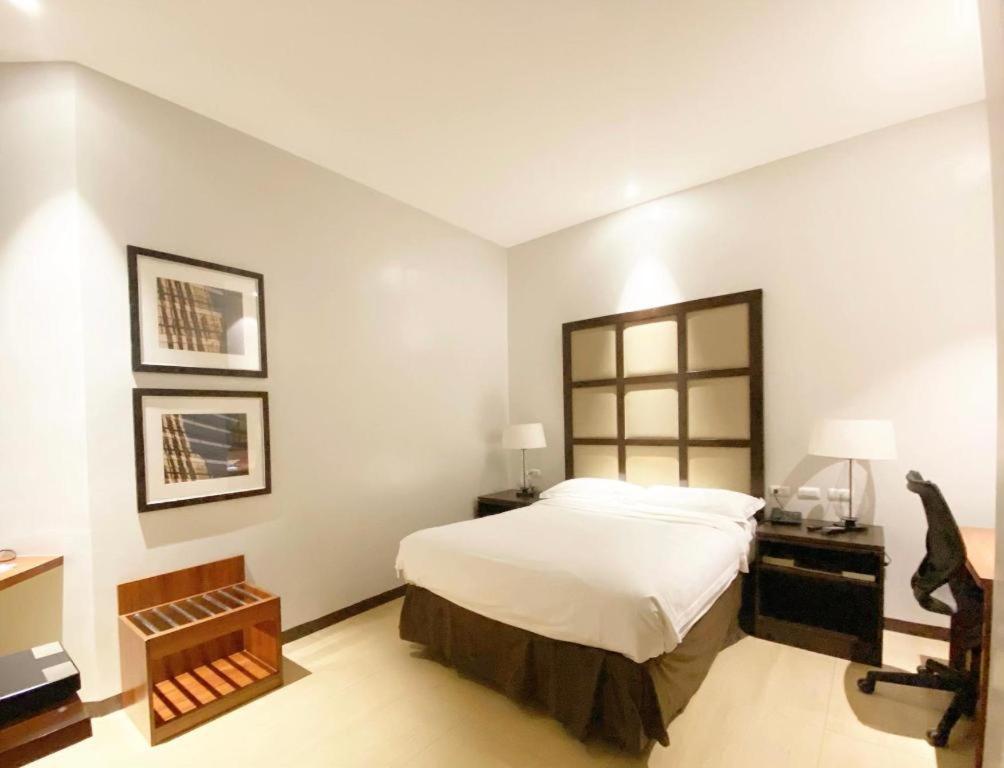 Avenue Suites Bacolod Exterior foto
