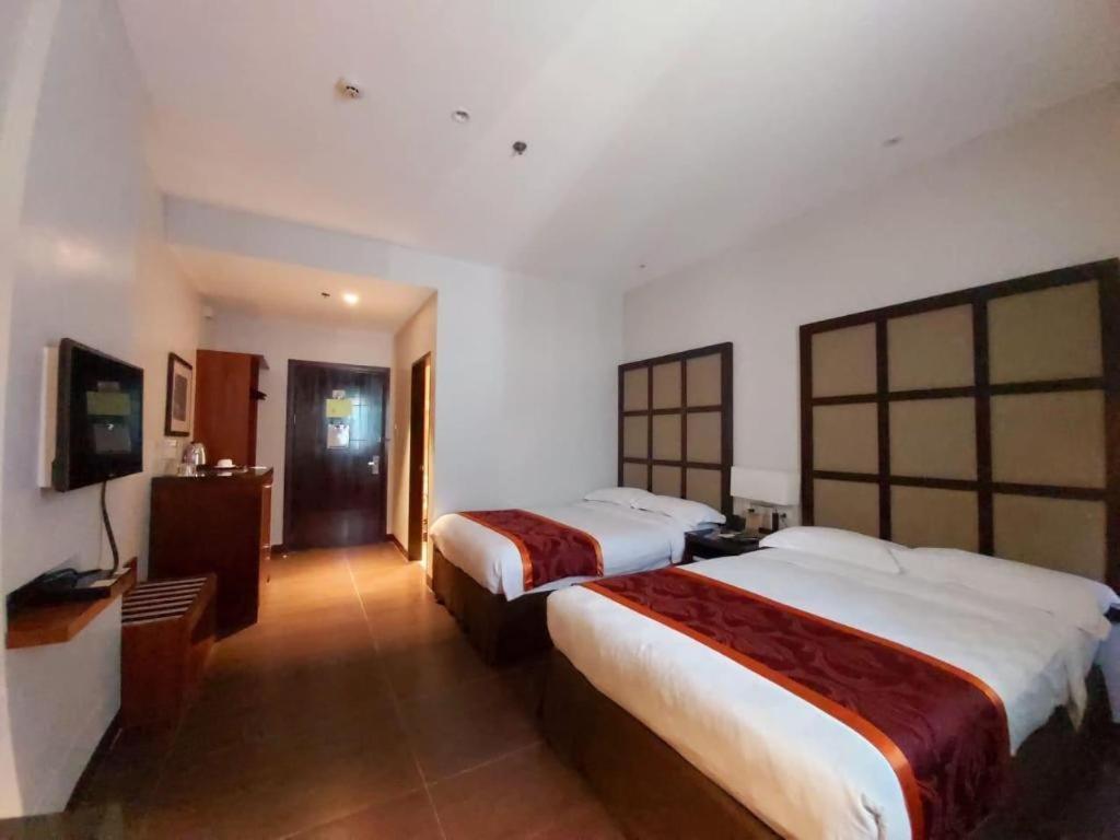 Avenue Suites Bacolod Exterior foto