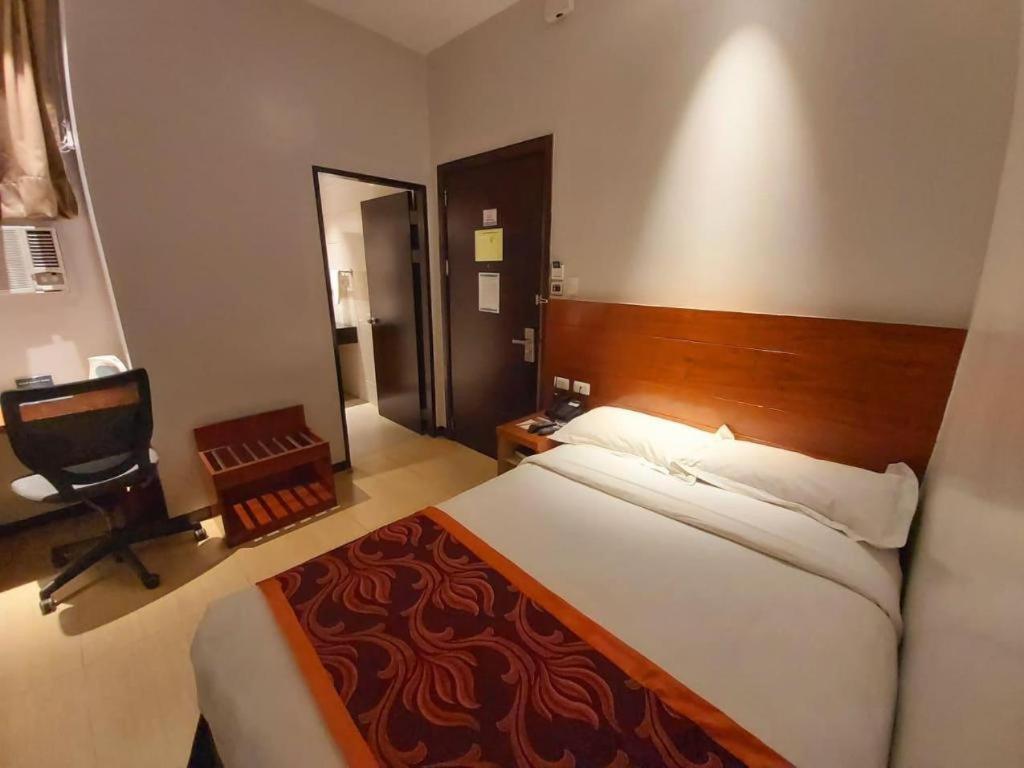 Avenue Suites Bacolod Exterior foto
