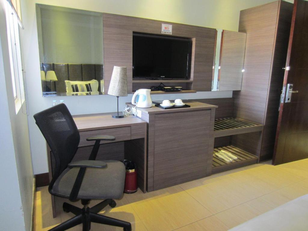 Avenue Suites Bacolod Exterior foto