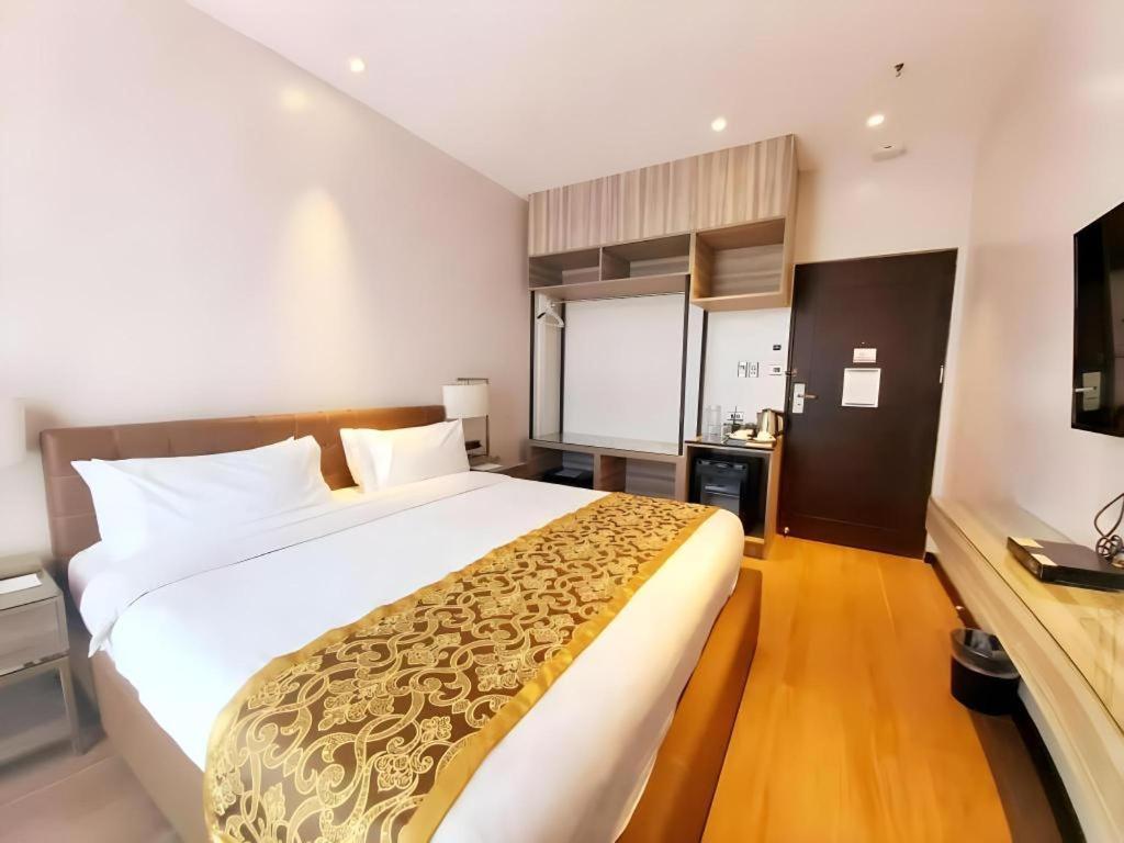 Avenue Suites Bacolod Exterior foto